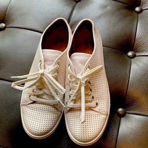 Like new Susina casual sneakers